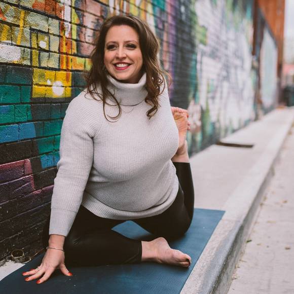 Meet your Posher, Danielle - Picture 1 of 1